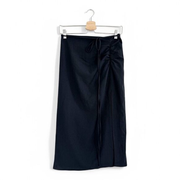 Abercrombie & Fitch black high slit midi skirt with side ruching Size XS - Picture 1 of 7